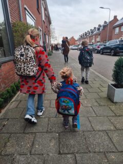 9.3 - 15.3 Een pittige week met het afscheid van lieve oma 👵🏻 

1: precies na deze foto en schoolrun werd ik gebeld door pap met het nieuws dat oma was overleden 🥹
2: Pip bij opa en oma
3: lekker naar buiten samen
4: wengske aan wengske met oma
5: roetse 🛝 
6: postpartum is echt een reis. 4x echt zo ervaren. Ik voel me weer steeds meer echt mezelf. En Pip slaapt nu door, hallelujah 😍
7: even rondje @kwamtum want we zijn nog op zoek naar een loungeset
8: leuk vloerkleed!
9: deze wil ik misschien in de speelkamer als we die een make over gaan geven, 100% wol 
10: favo van de kids, pasta rode pesto
11: bakje chippies op de bank
12: schoolrun 🏫 
13: hoezo speelgoed, zakdoekjes zijn veel leuker
14: lieve Mees, grote broer 🩵
15: 🤣
16: 's avonds naar de basisschool in het dorp om de knutselwerkjes te maken met de kinderen en ouders die dit jaar de communie doen
17: na het telefoontje dat oma er niet meer was kwamen we met Willy en Lynn ook even samen. Heel fijn 🥹 dankbaar voor onze hechte band
18: Rijkdom
19: 🩷
20: zondag selectietraining van Lot in Weert 🤸🏼‍♀️ we gingen samen mee kijken, even 1:1 tijd voor Lot
