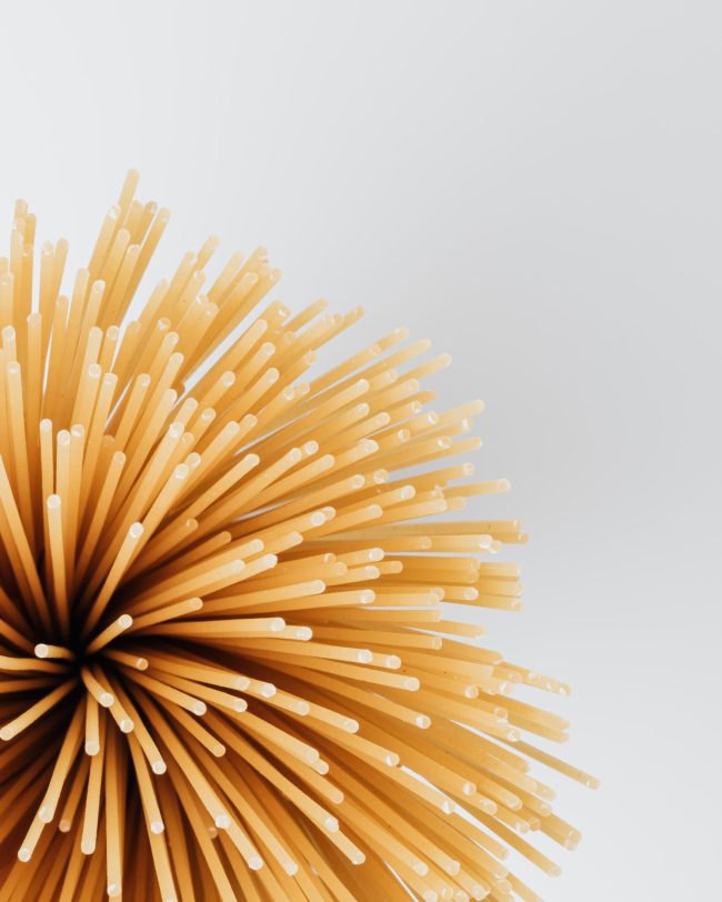 Pasta spaghetti als een vuurwerk